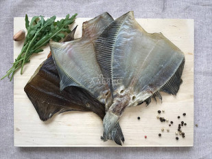 Говядина вяленая (строганина): Камбала камчатская вяленая без икры