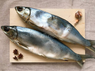 Говядина вяленая (строганина): Сиг вяленый