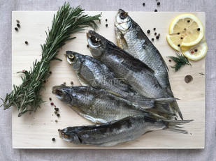Арахис в глазури со вкусом барбекю: Вобла вяленая астраханская крупная