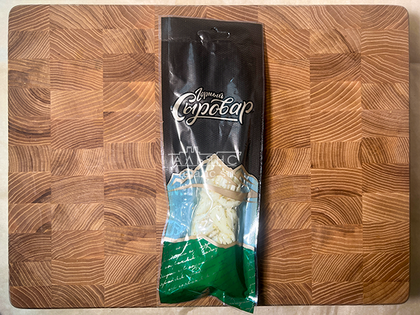 Сыр 100 гр ГОРНЫЙ СЫРОВАР (Косичка с укропом и чесноком) в Копейске